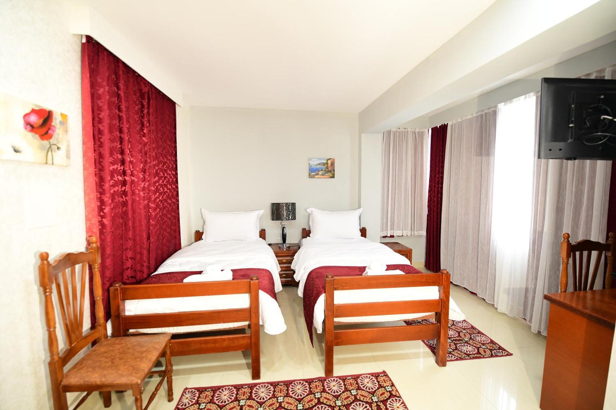 Zobo Hotel Shkoder Ngoại thất bức ảnh